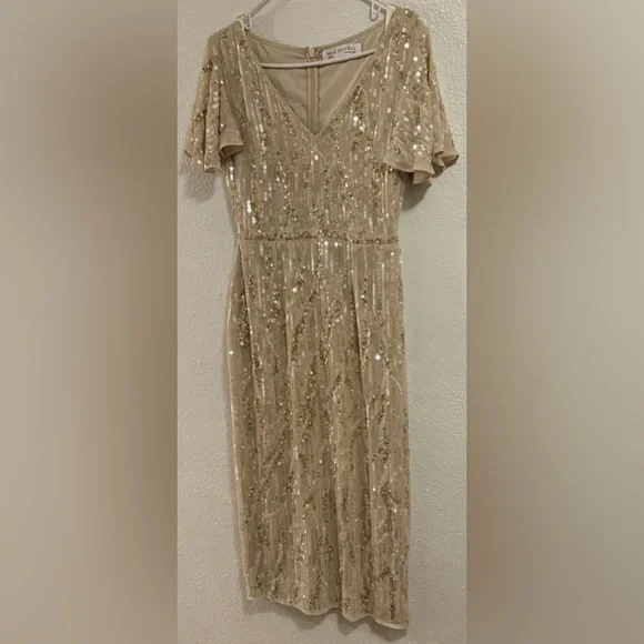 *Mac Duggal Sequined V-neck Flutter Sleeve Midi Length Dress Size 4 Style 93591C - Picture 4 of 8